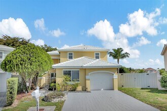 15481 SW 47th Terrace in Miami, FL - Building Photo - Building Photo