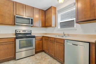 1744 Coupru Ct in St. Peters, MO - Building Photo - Building Photo