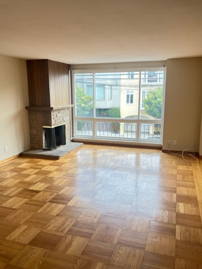 2565 Greenwich St in San Francisco, CA - Building Photo - Building Photo