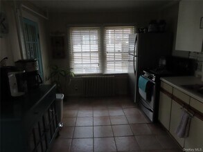 67 Prospect St in Babylon, NY - Building Photo - Building Photo