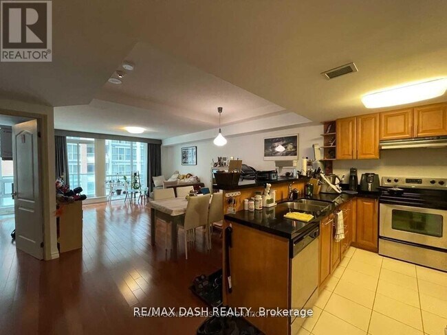 263 Wellington St W in Toronto, ON - Building Photo - Building Photo