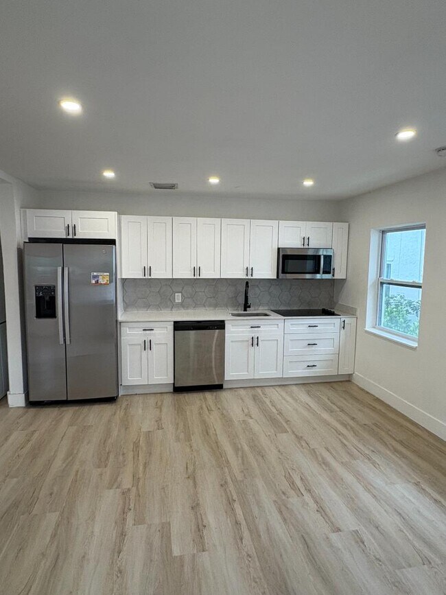 331 S Federal Hwy in Lake Worth Beach, FL - Building Photo - Building Photo