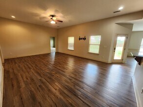 7 Golden Eagle Ct in Fort Mitchell, AL - Foto de edificio - Building Photo