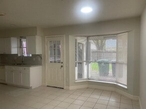 2127 Woodland Springs St in Houston, TX - Building Photo - Building Photo