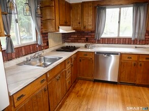 21 Winthrop Rd in Chester, CT - Building Photo - Building Photo