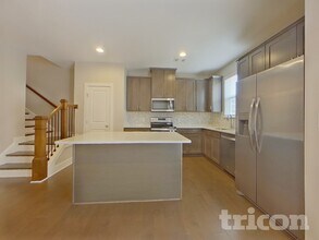 153 Auburn Gate Ln in Auburn, GA - Foto de edificio - Building Photo