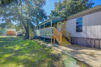 1809 W Sidnor St in Alvin, TX - Building Photo - Building Photo