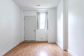 1015 Dupont St in Toronto, ON - Building Photo - Building Photo