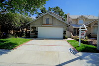 28410 N Evergreen Ln in Santa Clarita, CA - Foto de edificio - Building Photo