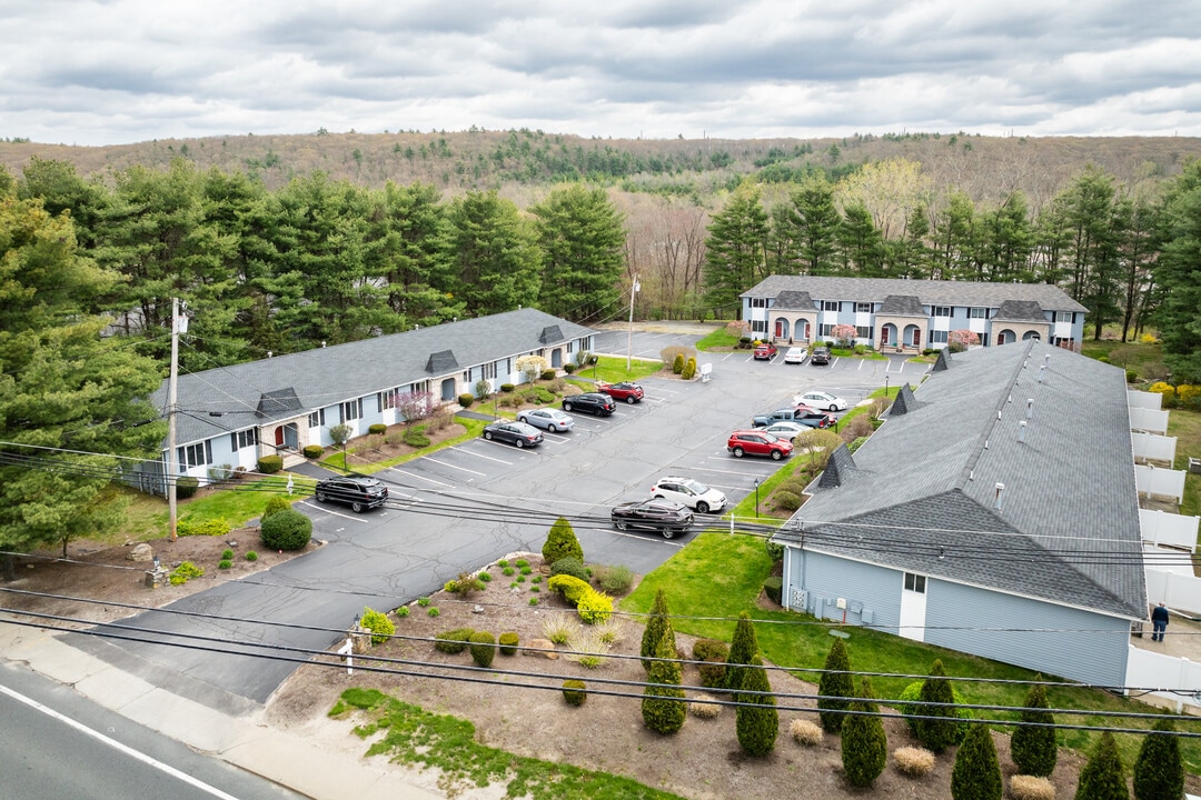 Pleasant View in Smithfield, RI - Foto de edificio