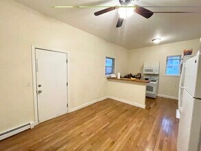 30 Spring Garden St, Unit 1 in Boston, MA - Building Photo - Building Photo