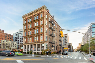 8 Old Fulton St in Brooklyn, NY - Building Photo - Primary Photo