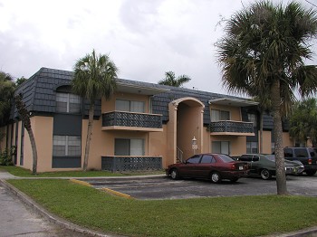 Lakeview Apartments in St. Petersburg, FL - Building Photo - Building Photo