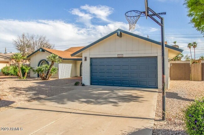 5253 E Beck Ln in Scottsdale, AZ - Building Photo - Building Photo