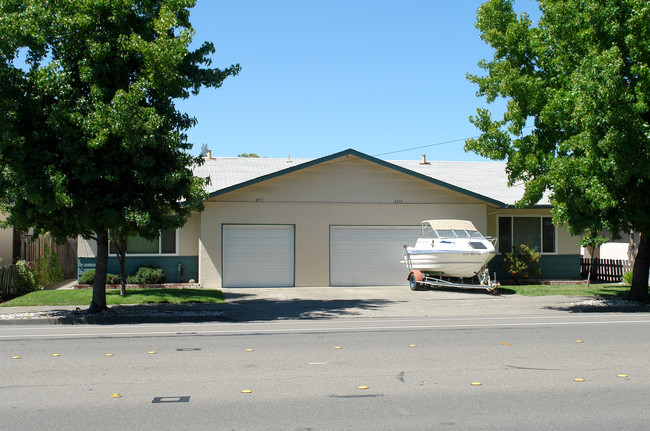 4373 Hoen Ave in Santa Rosa, CA - Building Photo - Building Photo