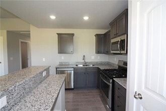 413 Barbet Dr in Centerton, AR - Building Photo - Building Photo