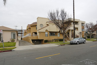 205 W Maple St in Glendale, CA - Building Photo - Building Photo