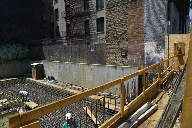 304 E 109th St in New York, NY - Building Photo - Building Photo