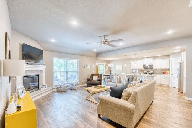 24 Pickering Dr