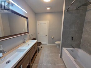 82 Albert St N in Orillia, ON - Building Photo - Building Photo