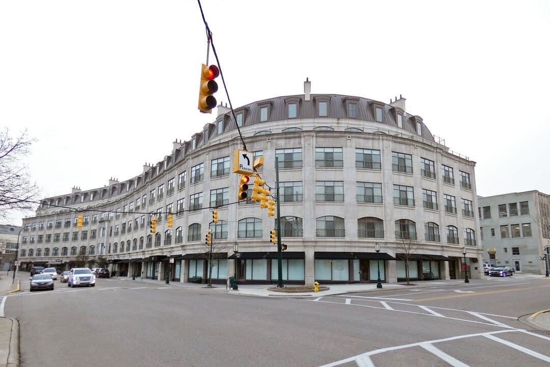 The Willits in Birmingham, MI - Foto de edificio