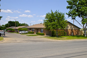 Belmont Oaks in Fort Worth, TX - Building Photo - Building Photo