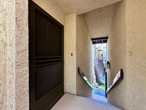 6716 Clybourn Ave, Unit 224 in Valley Glen, CA - Building Photo - Building Photo