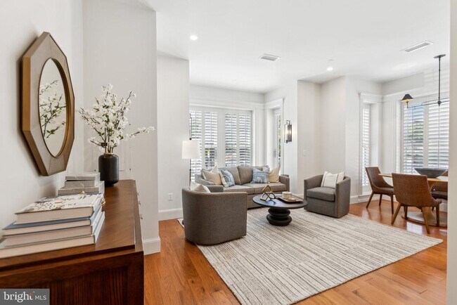 property at 1641 R St NW