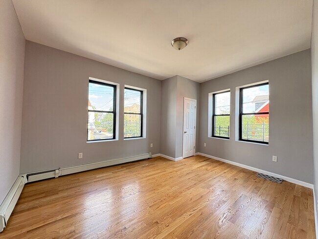 296 Renner Ave, Unit 4 in Newark, NJ - Building Photo - Building Photo