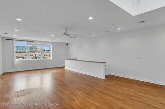 24 Broad St in Red Bank, NJ - Building Photo - Building Photo