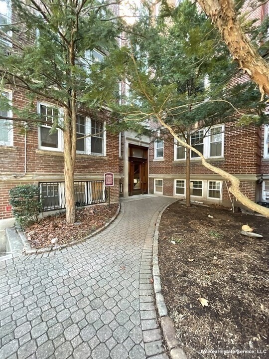 1697 Cambridge St, Unit 19 in Cambridge, MA - Foto de edificio