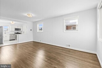 3918 Usher Ave in Alexandria, VA - Foto de edificio - Building Photo