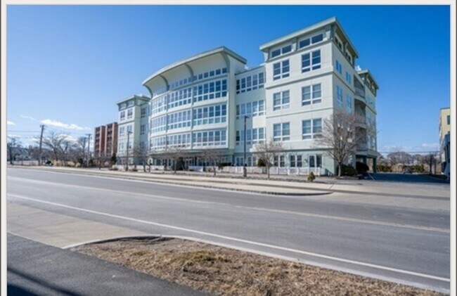 10 Ocean Ave, Unit #40 08 in Revere, MA - Building Photo - Building Photo