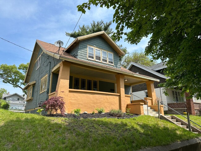 property at 1119 Alexander St SE