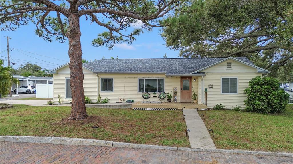 220 62nd St N in St. Petersburg, FL - Building Photo