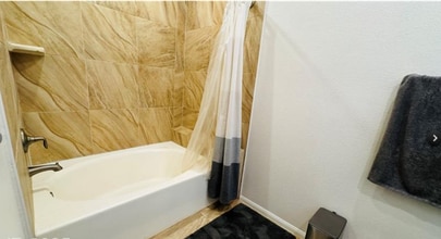 5155 W Tropicana Ave in Las Vegas, NV - Building Photo - Building Photo