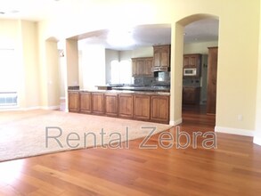 2445 Crown Rd in Merced, CA - Building Photo - Building Photo