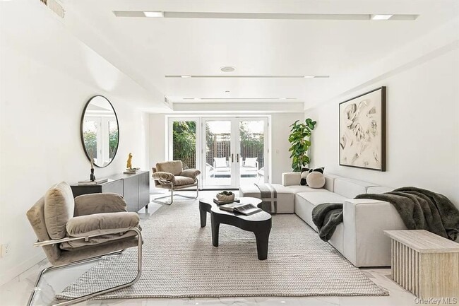 property at 135 E 38th St