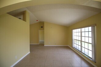 709 Rostock Cir NW in Palm Bay, FL - Building Photo - Building Photo