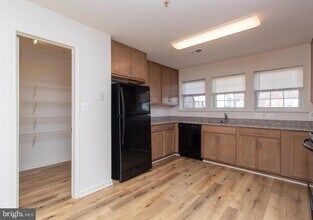 4160 Crab Apple Ct in Hillcrest Heights, MD - Building Photo - Building Photo