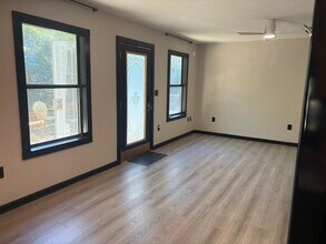 613 E Williams Ave, Unit A in Crestview, FL - Foto de edificio - Building Photo