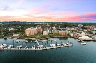 341 Thames St in Bristol, RI - Building Photo