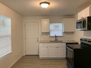 1916 Liberty St in Bonham, TX - Building Photo - Building Photo