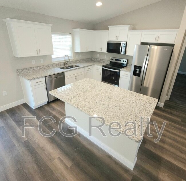 8183 N Dyke Way in Citrus Springs, FL - Building Photo - Building Photo