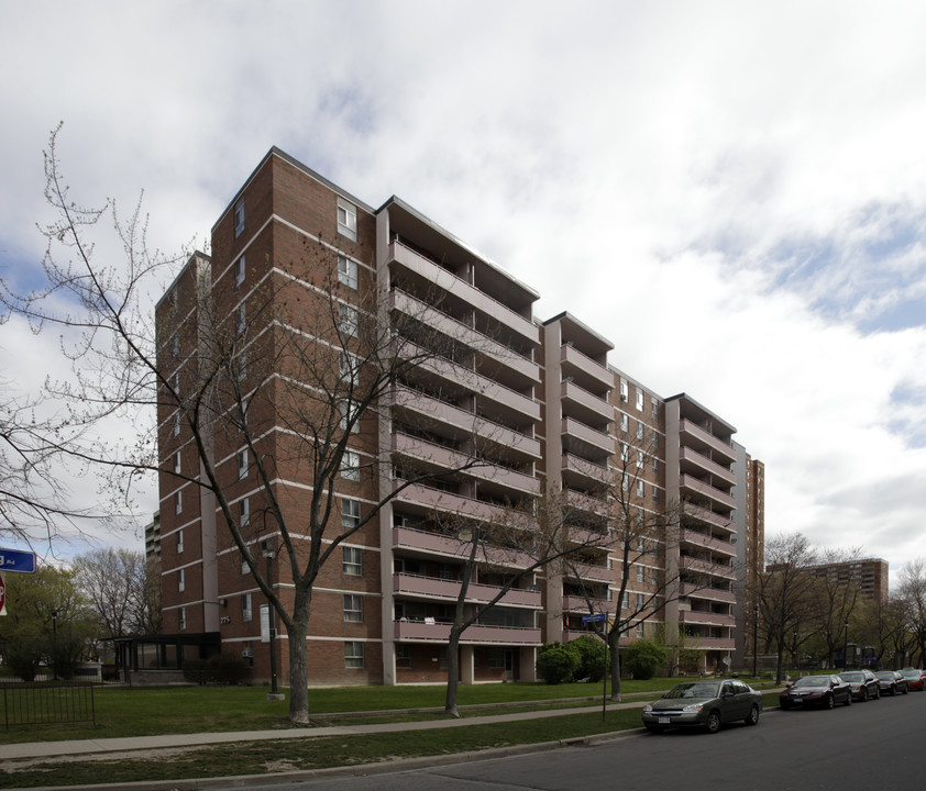 Morningside Ling in Toronto, ON - Building Photo