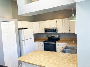 8033 S Garrison Way in Littleton, CO - Building Photo - Building Photo