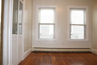 17 Sewall St, Unit #2 in Somerville, MA - Foto de edificio - Building Photo