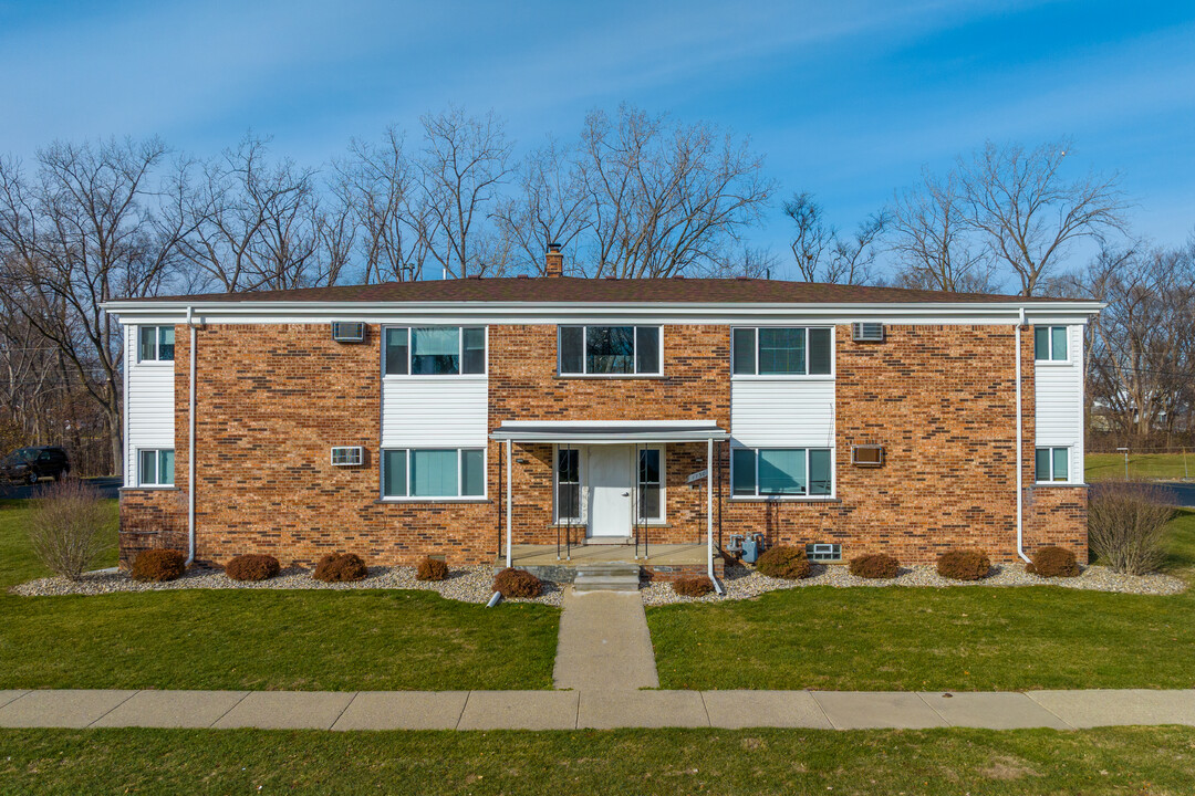 1730 Goddard Rd in Lincoln Park, MI - Foto de edificio