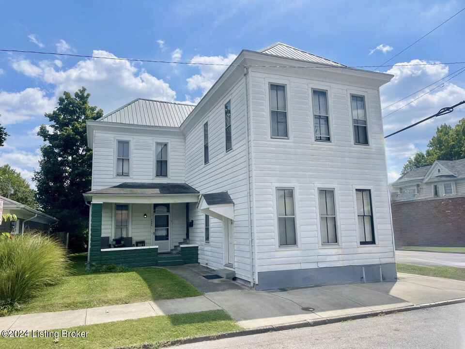 1902 E Oak St in New Albany, IN - Building Photo