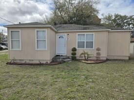 2 Webb Ln in Auburndale, FL - Building Photo